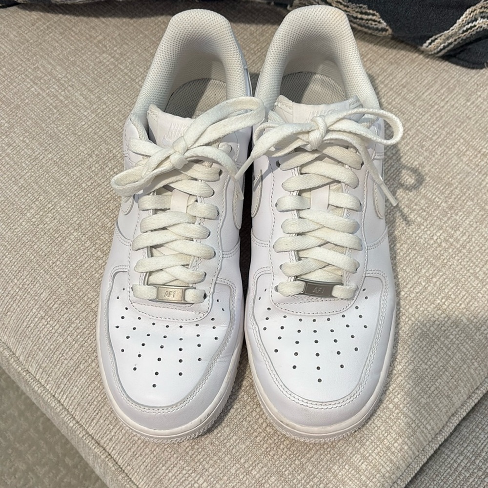 White Nike Air Force 1 Women’s Size 9
